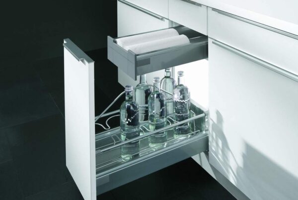 Base a cestone estraibile - Base a cestone estraibile con cassetto interno e cestello per le bottiglie estraibile in metallo