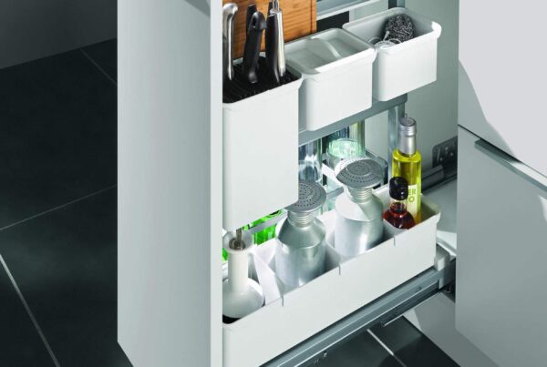 Base con cestone estraibile Junior 2 - Base con cestone estraibile Junior 1 elemento organizzativo UBOXX con suddivisione per coltelli e portataglieri regolabile