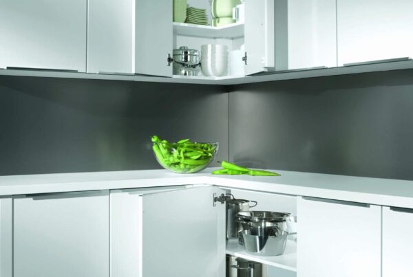 Base semiangolare - Base semiangolare con ripiani